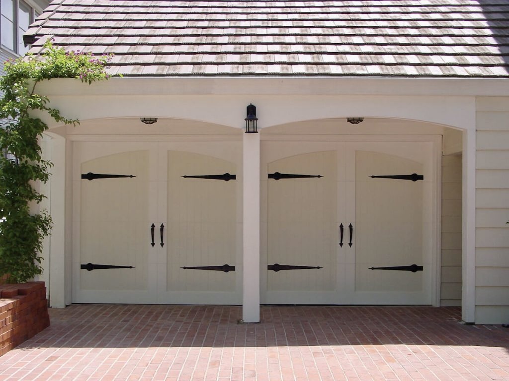 Arizona's Garage Door Doctor sells and installs decorative hardware for garage doors in Phoenix, AZ